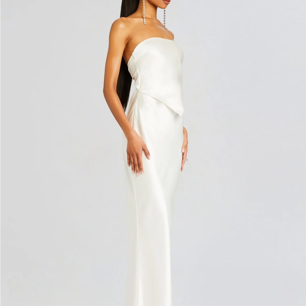 Retrofete Strapless White Silk Column Gown - Picture 3 of 8